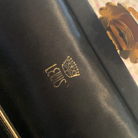 VINTAGE LEWIS BLACK SATIN CLUTCH HANDBAG/GOLD-PEARL JEWELED CLASP:ACCESSORIES - Picture 6 of 9